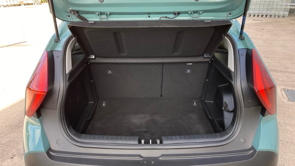 Hyundai BAYON 1.0 TGDi 48V MHEV Premium 5dr DCT Petrol Hatchback - Image 4