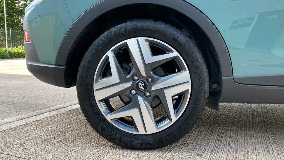 Hyundai BAYON 1.0 TGDi 48V MHEV Premium 5dr DCT Petrol Hatchback - Image 7