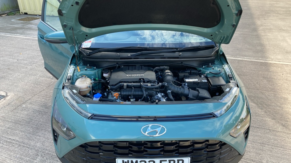 Hyundai BAYON 1.0 TGDi 48V MHEV Premium 5dr DCT Petrol Hatchback - Image 8