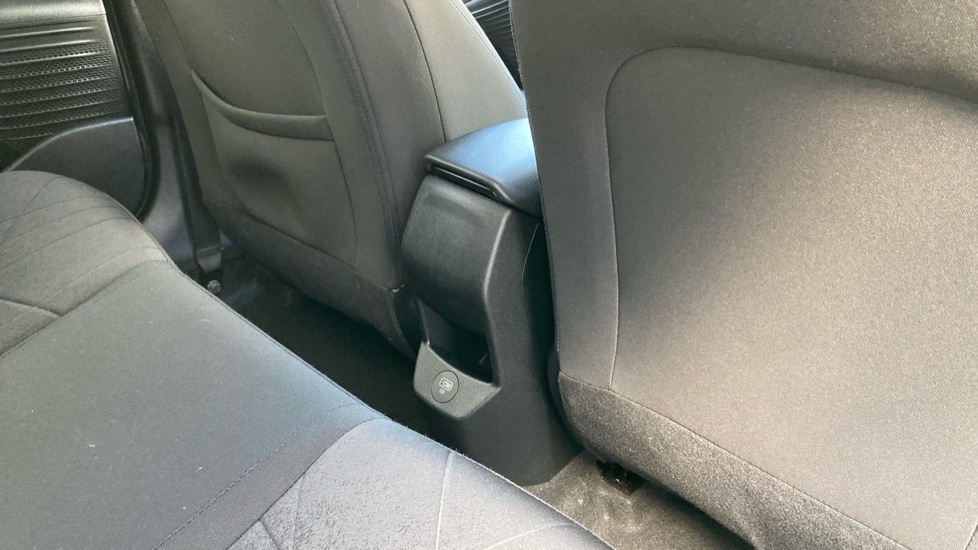 Hyundai BAYON 1.0 TGDi 48V MHEV Premium 5dr DCT Petrol Hatchback - Image 32