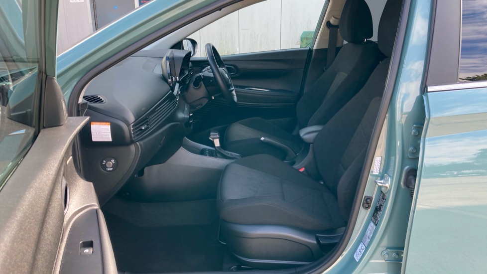 Hyundai BAYON 1.0 TGDi 48V MHEV Premium 5dr DCT Petrol Hatchback - Image 38