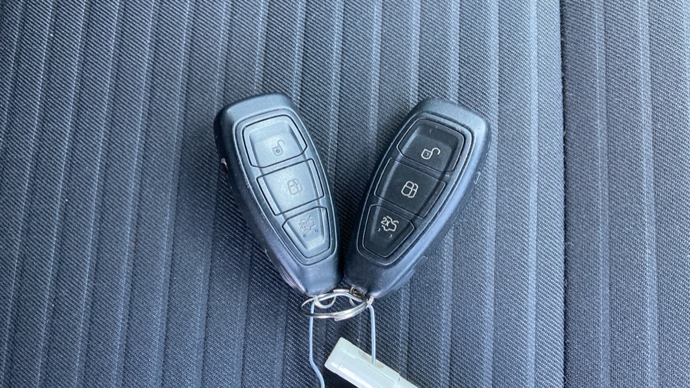 Ford Kuga 1.5 TDCi Titanium 5dr 2WD Diesel Estate - Image 20