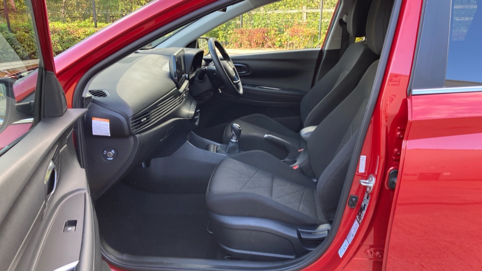 Hyundai BAYON 1.0 TGDi 48V MHEV Premium 5dr Petrol Hatchback - Image 37