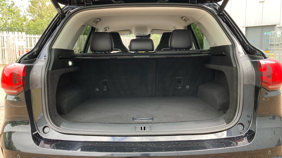 MG HS 1.5 T-GDI Trophy 5dr DCT Petrol Hatchback - Image 4