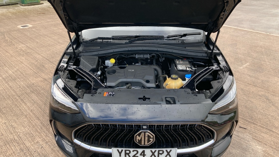 MG HS 1.5 T-GDI Trophy 5dr DCT Petrol Hatchback - Image 8