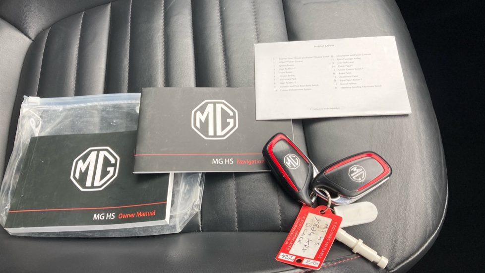 MG HS 1.5 T-GDI Trophy 5dr DCT Petrol Hatchback - Image 19