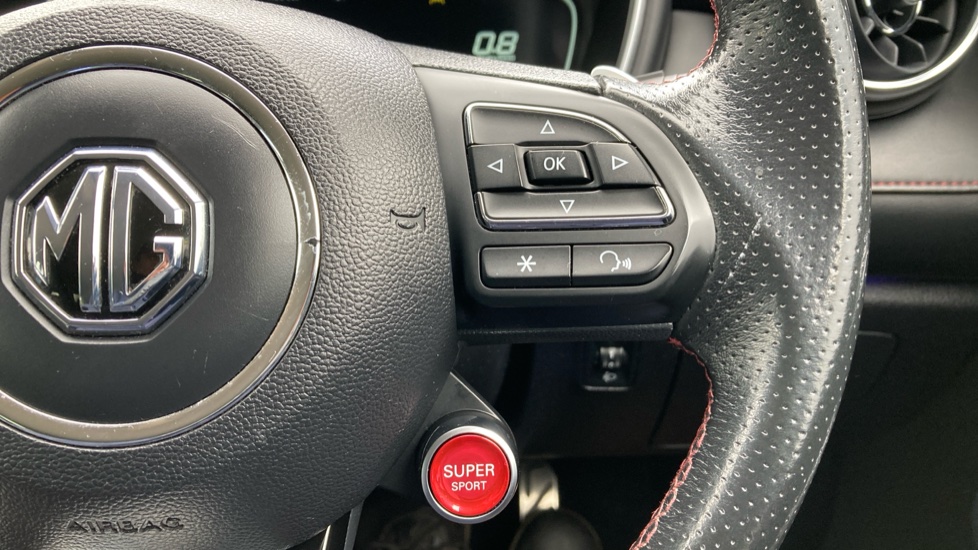 MG HS 1.5 T-GDI Trophy 5dr DCT Petrol Hatchback - Image 22