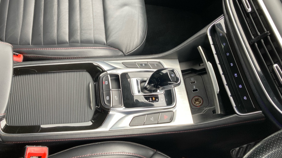 MG HS 1.5 T-GDI Trophy 5dr DCT Petrol Hatchback - Image 26