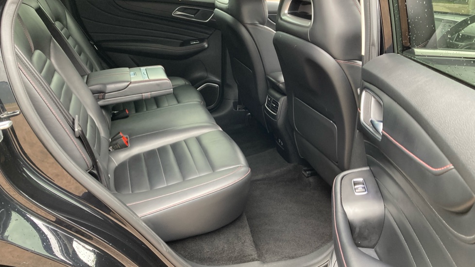 MG HS 1.5 T-GDI Trophy 5dr DCT Petrol Hatchback - Image 35