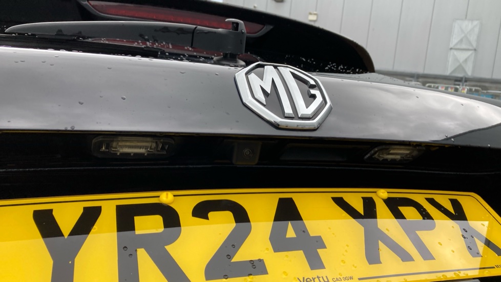 MG HS 1.5 T-GDI Trophy 5dr DCT Petrol Hatchback - Image 36
