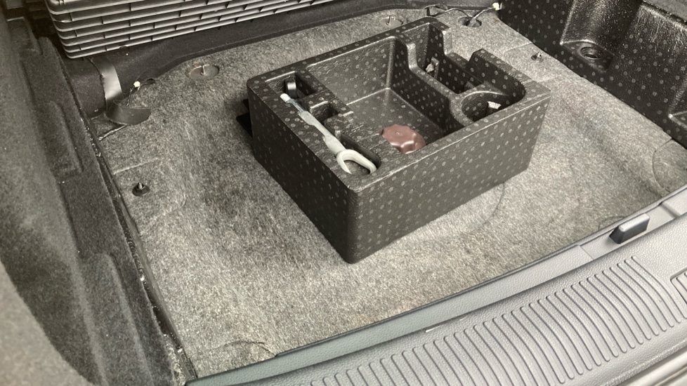 MG HS 1.5 T-GDI Trophy 5dr DCT Petrol Hatchback - Image 40