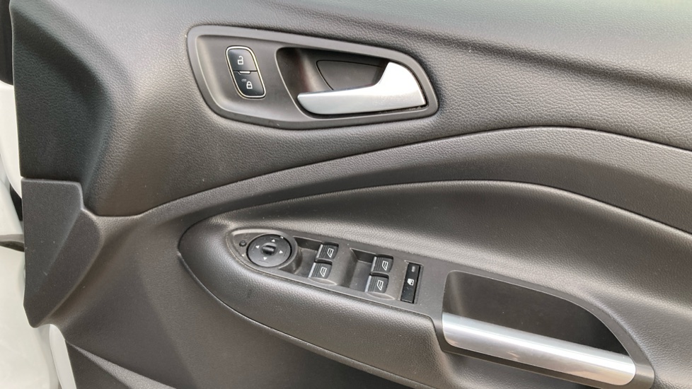 Ford Kuga 1.5 TDCi Titanium 5dr 2WD Diesel Estate - Image 27