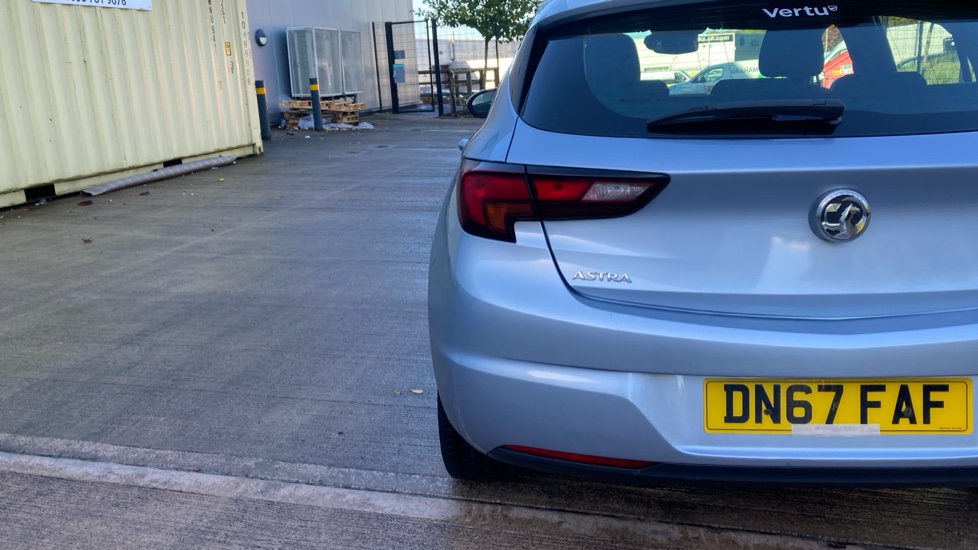 Vauxhall Astra 1.6 CDTi 16V 136 SRi Nav 5dr Diesel Hatchback - Image 32