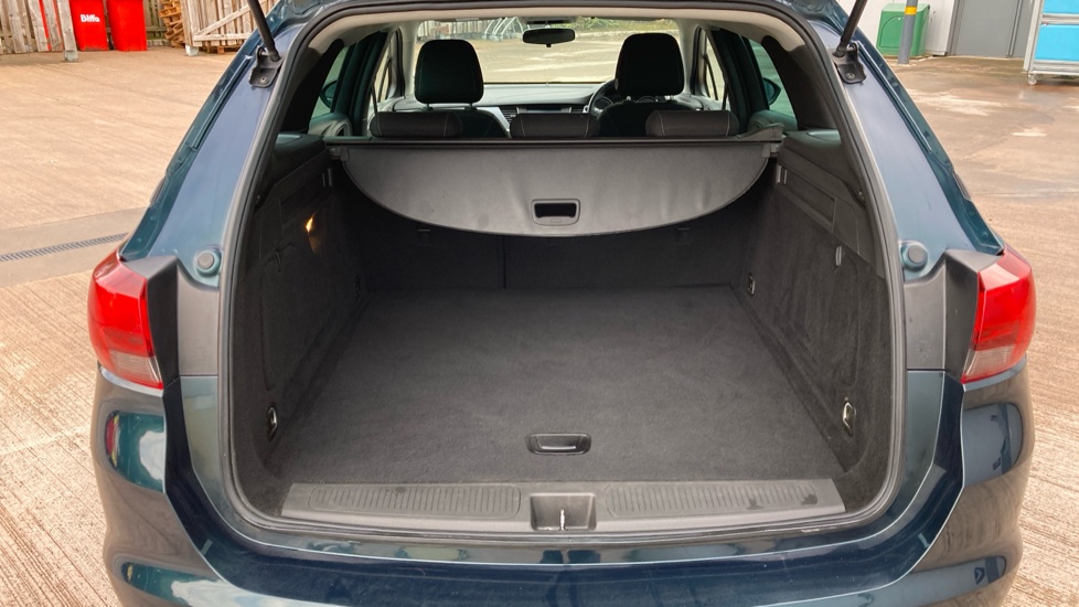 Vauxhall Astra 1.0T ecoTEC Tech Line Nav 5dr Petrol Estate - Image 4