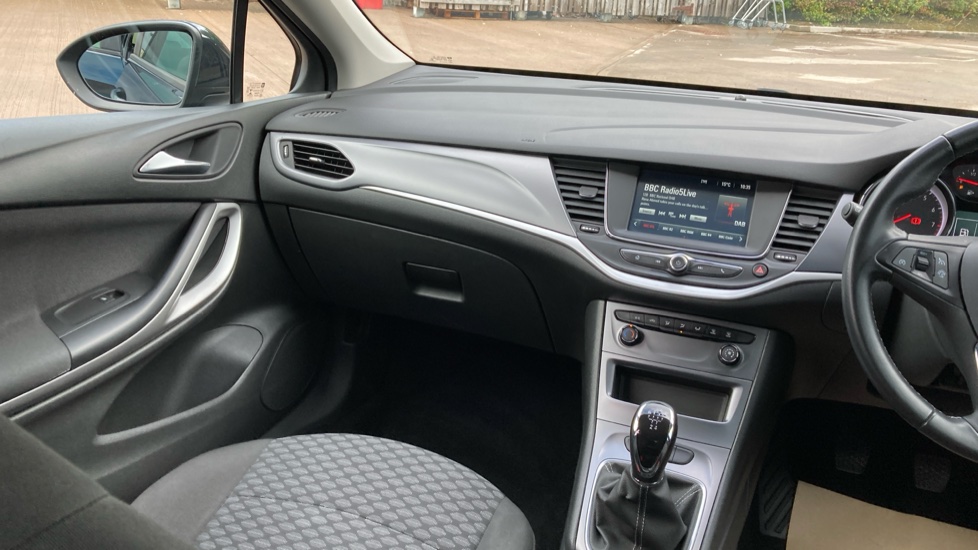 Vauxhall Astra 1.0T ecoTEC Tech Line Nav 5dr Petrol Estate - Image 14