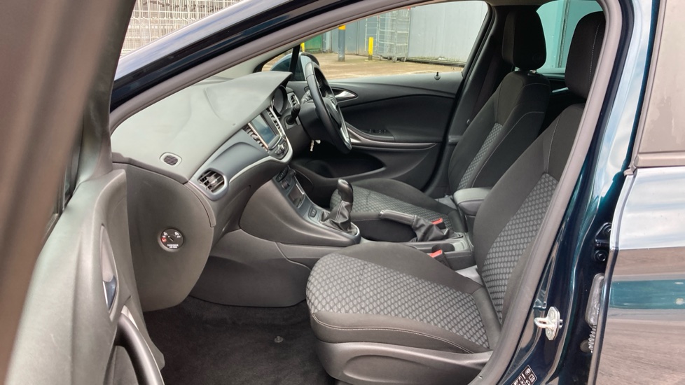 Vauxhall Astra 1.0T ecoTEC Tech Line Nav 5dr Petrol Estate - Image 33