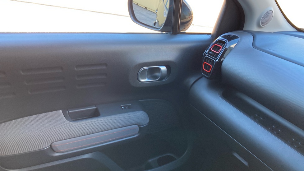 Citroen C3 Aircross 1.2 PureTech 110 Flair 5dr [6 speed] Petrol Hatchback - Image 29