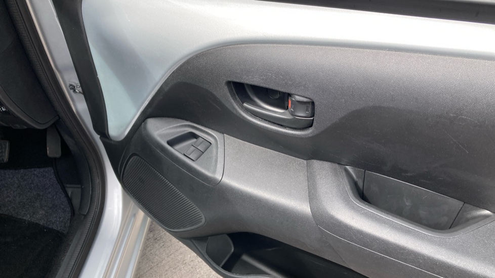 Peugeot 108 1.0 Active 5dr Petrol Hatchback - Image 27