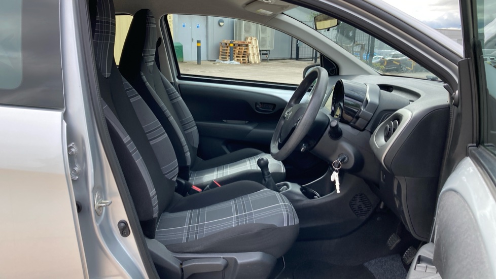 Peugeot 108 1.0 Active 5dr Petrol Hatchback - Image 29