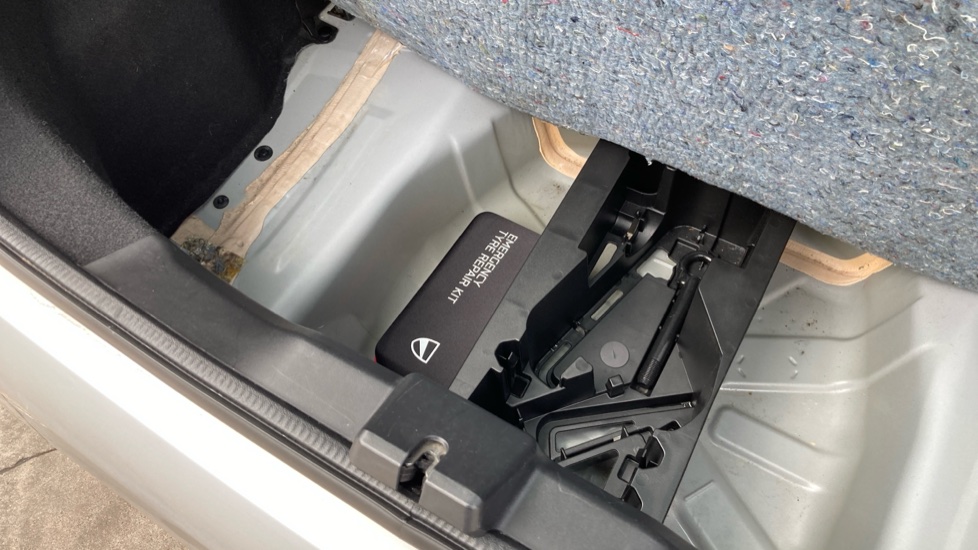 Peugeot 108 1.0 Active 5dr Petrol Hatchback - Image 30