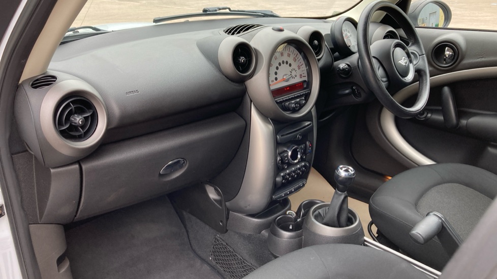 MINI Countryman 1.6 One D 5dr Diesel Hatchback - Image 9