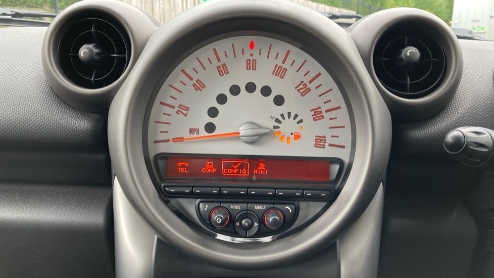 MINI Countryman 1.6 One D 5dr Diesel Hatchback - Image 12