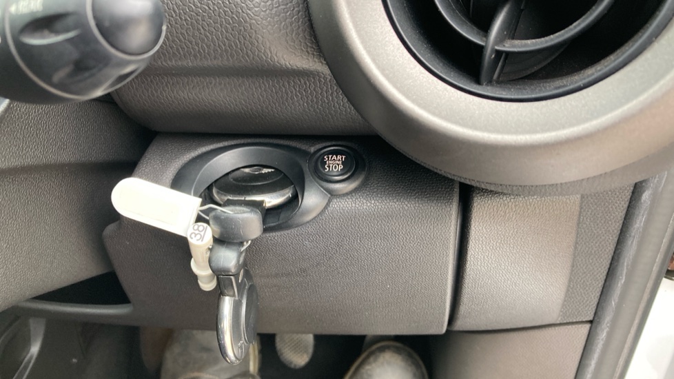 MINI Countryman 1.6 One D 5dr Diesel Hatchback - Image 25
