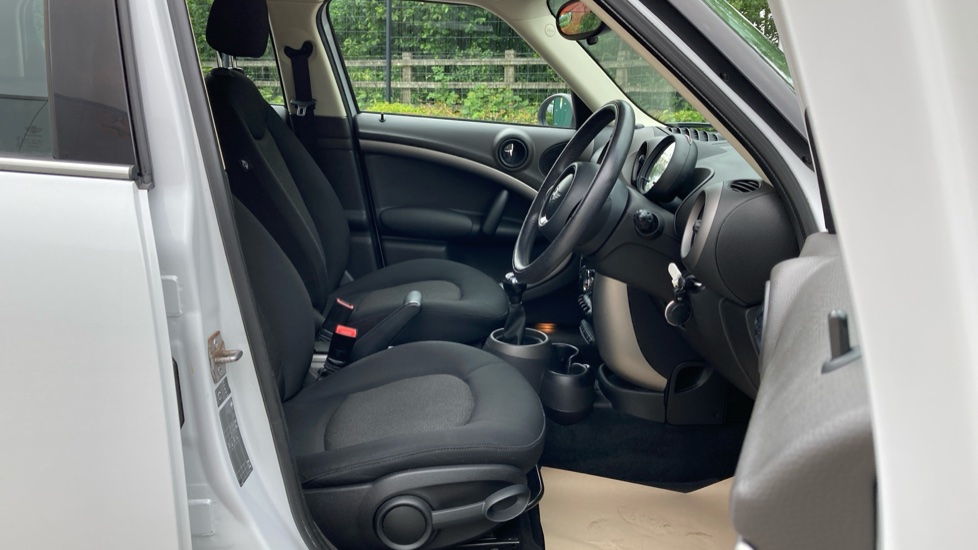 MINI Countryman 1.6 One D 5dr Diesel Hatchback - Image 28