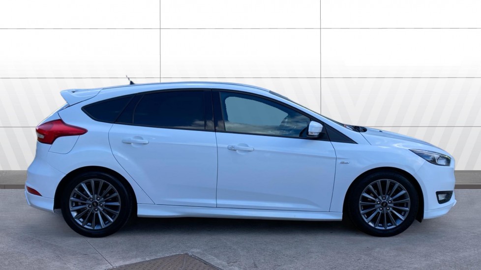 Ford Focus 1.0 EcoBoost 140 ST-Line Navigation 5dr Petrol Hatchback - Image 5