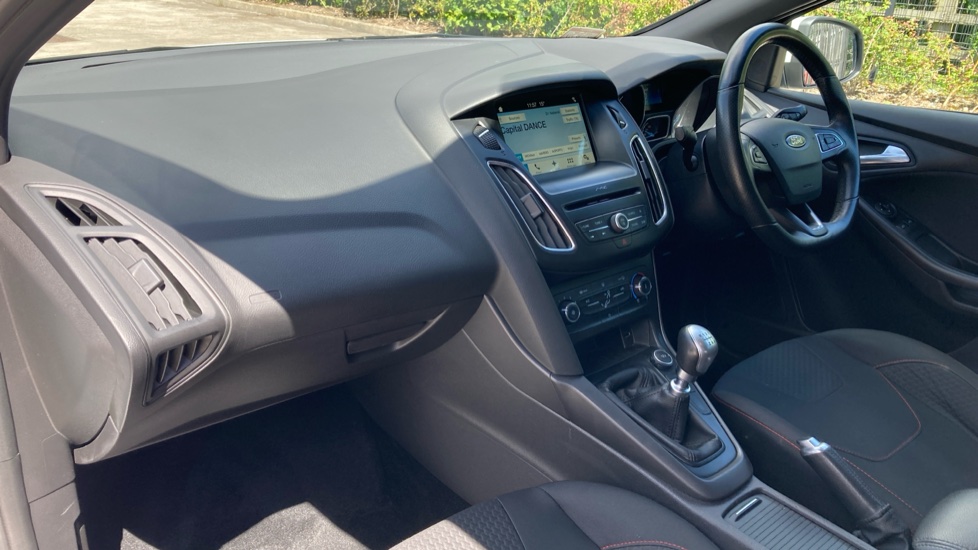 Ford Focus 1.0 EcoBoost 140 ST-Line Navigation 5dr Petrol Hatchback - Image 9