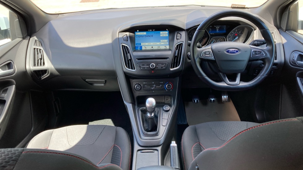 Ford Focus 1.0 EcoBoost 140 ST-Line Navigation 5dr Petrol Hatchback - Image 10