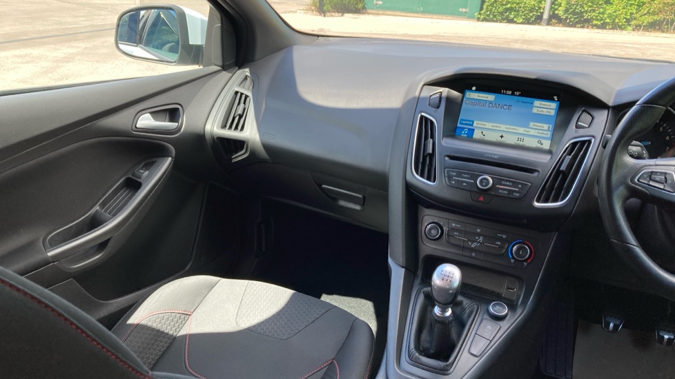 Ford Focus 1.0 EcoBoost 140 ST-Line Navigation 5dr Petrol Hatchback - Image 14
