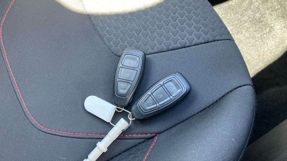 Ford Focus 1.0 EcoBoost 140 ST-Line Navigation 5dr Petrol Hatchback - Image 20