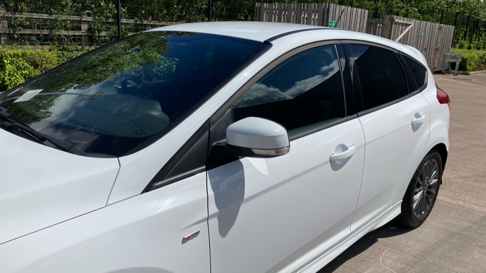 Ford Focus 1.0 EcoBoost 140 ST-Line Navigation 5dr Petrol Hatchback - Image 36