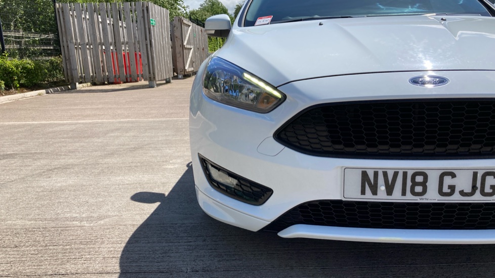 Ford Focus 1.0 EcoBoost 140 ST-Line Navigation 5dr Petrol Hatchback - Image 37