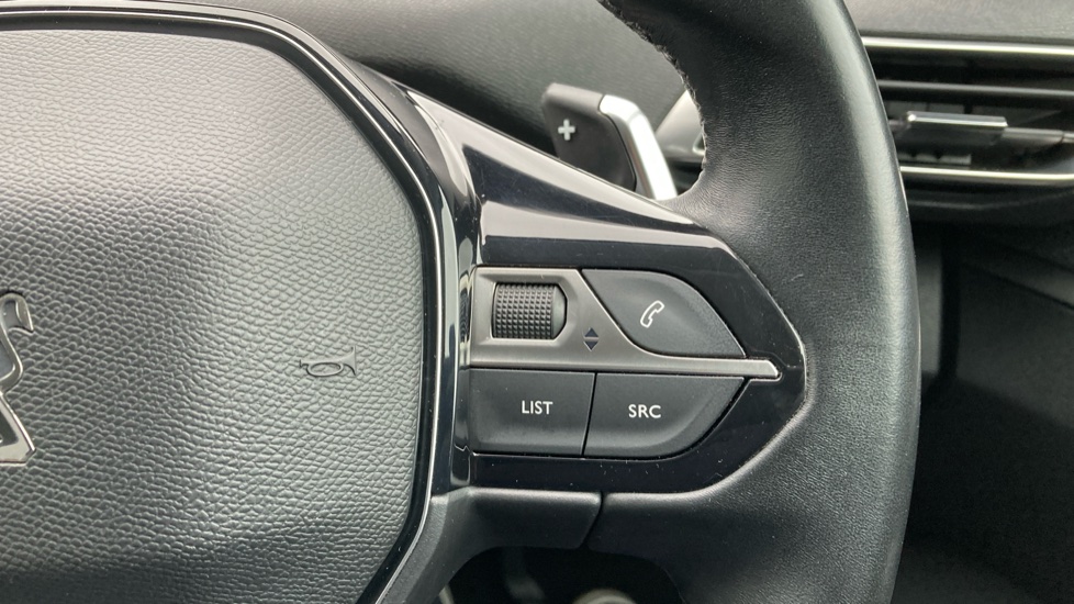 Peugeot 3008 1.2 PureTech Allure 5dr EAT8 Petrol Estate - Image 22
