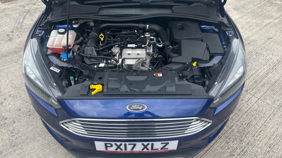Ford Focus 1.0 EcoBoost Zetec 5dr Petrol Hatchback - Image 8