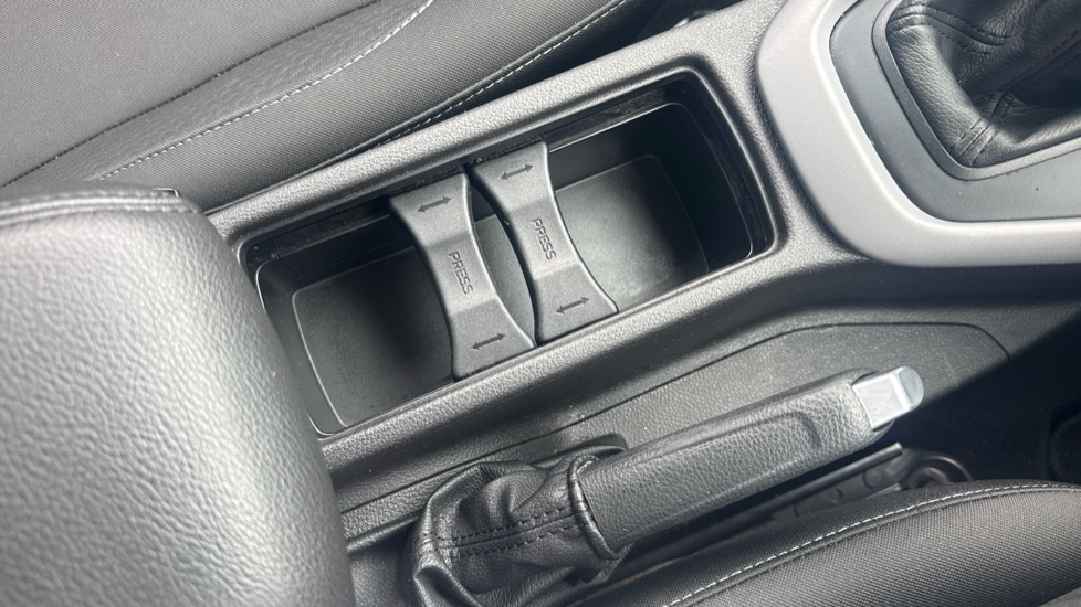 Ford Focus 1.0 EcoBoost Zetec 5dr Petrol Hatchback - Image 24