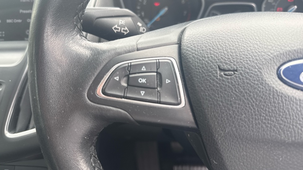 Ford Focus 1.0 EcoBoost Zetec 5dr Petrol Hatchback - Image 26