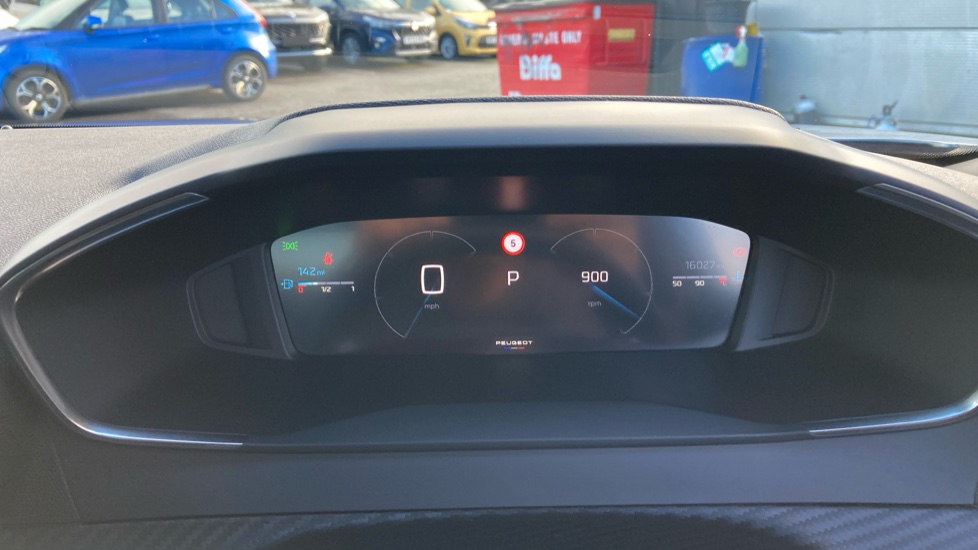Peugeot 2008 1.2 PureTech 130 Allure 5dr EAT8 Petrol Estate - Image 18