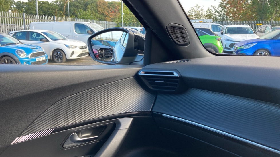 Peugeot 2008 1.2 PureTech 130 Allure 5dr EAT8 Petrol Estate - Image 28