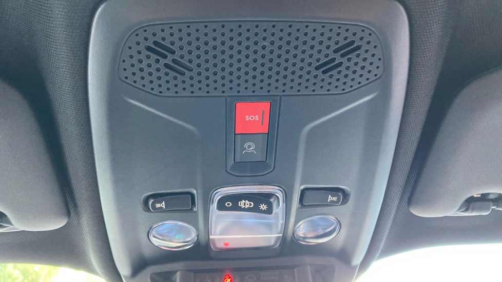 Peugeot 2008 1.2 PureTech 130 Allure 5dr EAT8 Petrol Estate - Image 31