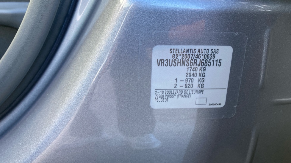 Peugeot 2008 1.2 PureTech 130 Allure 5dr EAT8 Petrol Estate - Image 56
