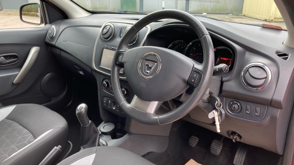 Dacia Sandero Stepway 0.9 TCe Laureate 5dr Petrol Hatchback - Image 11