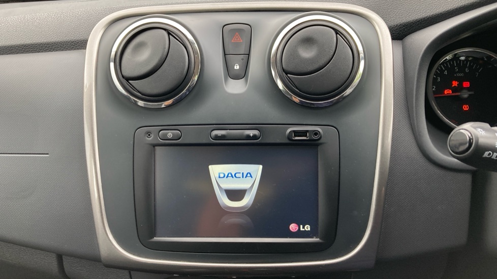 Dacia Sandero Stepway 0.9 TCe Laureate 5dr Petrol Hatchback - Image 12