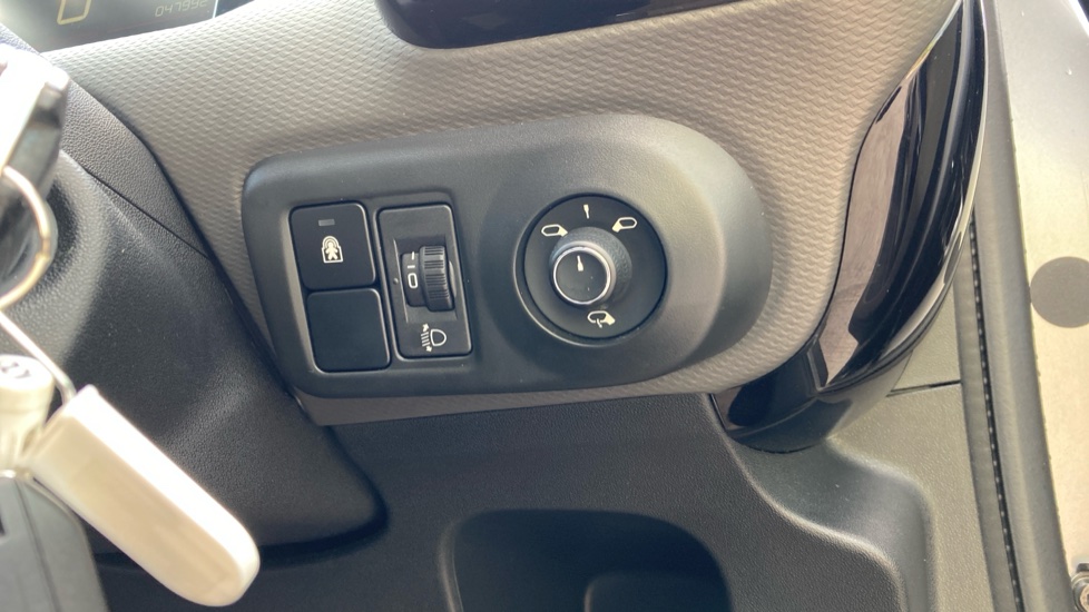 Citroen C4 Cactus 1.2 PureTech 110 Origins 5dr Petrol Hatchback - Image 26