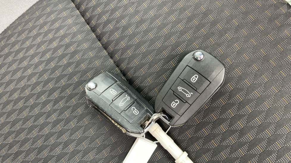 Vauxhall Crossland X 1.2 [83] Elite Nav 5dr Petrol Hatchback - Image 20