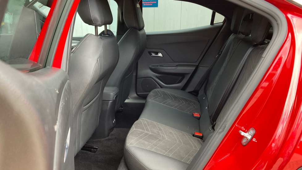 Vauxhall Mokka 100kW Ultimate 50kWh 5dr Auto Electric Hatchback - Image 16