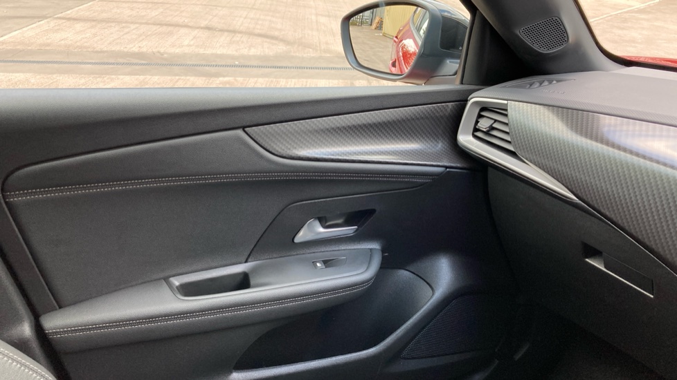 Vauxhall Mokka 100kW Ultimate 50kWh 5dr Auto Electric Hatchback - Image 25