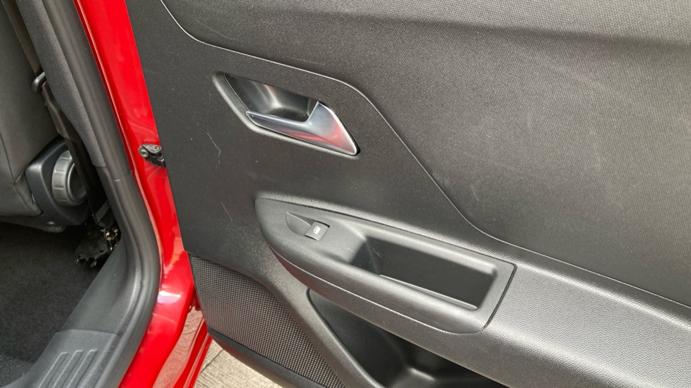 Vauxhall Mokka 100kW Ultimate 50kWh 5dr Auto Electric Hatchback - Image 29